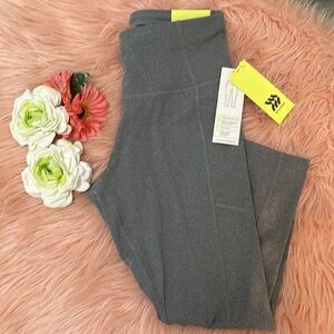 Gray High Rise Capri Athletic Leggings Yoga Pants Sz Med NEW